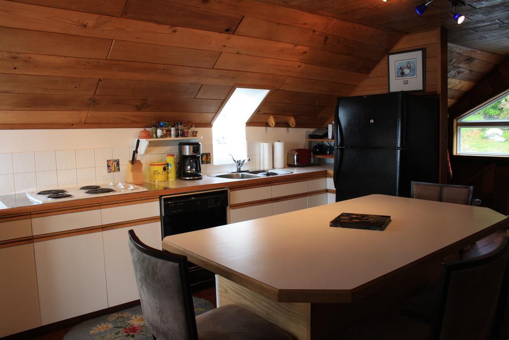 Orca Lodge Sointula Экстерьер фото