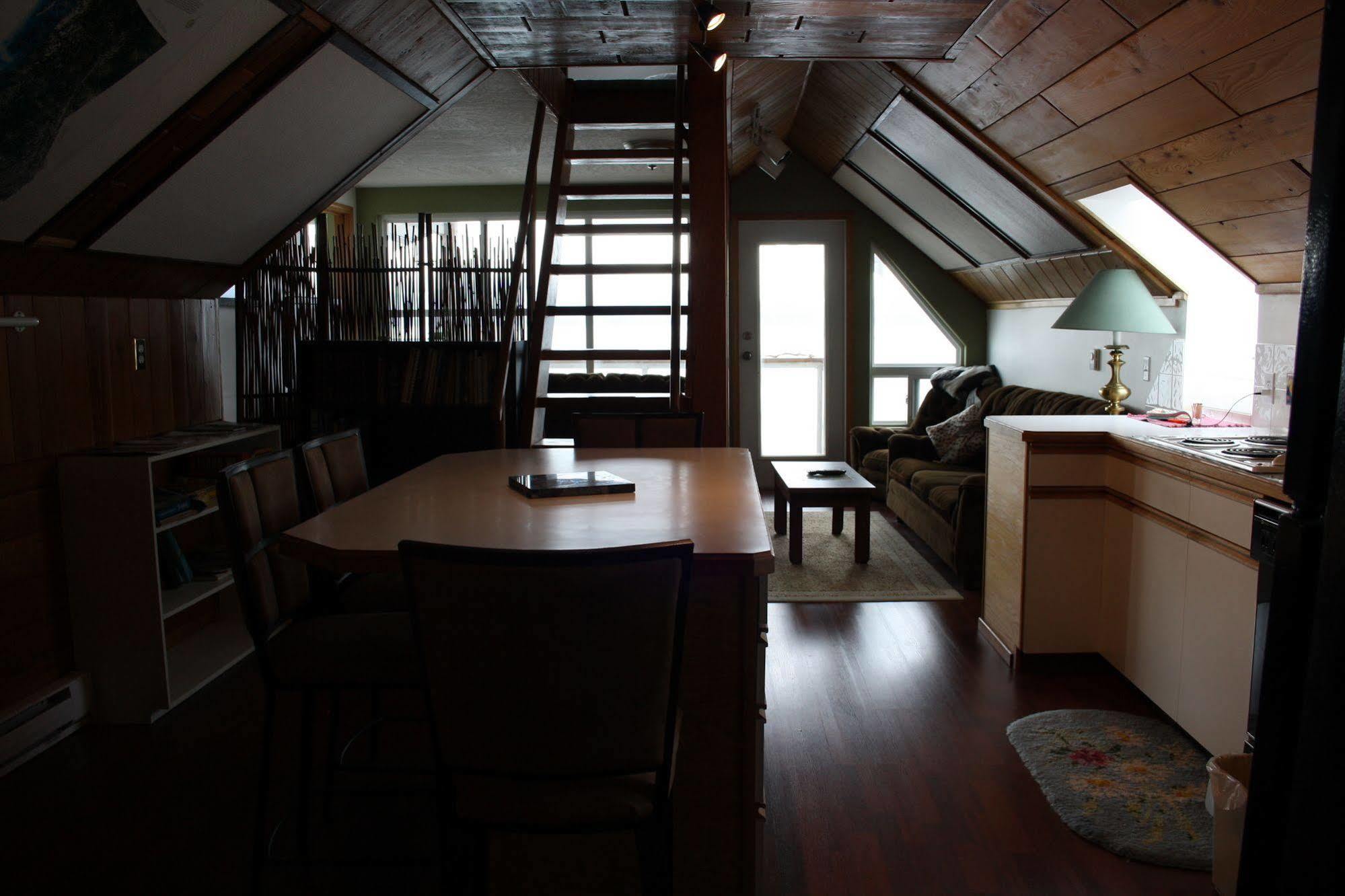 Orca Lodge Sointula Экстерьер фото