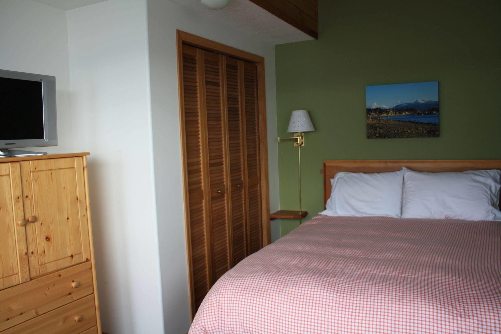 Orca Lodge Sointula Экстерьер фото